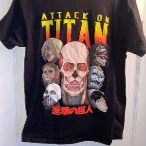 🖤 Like New Attack on Titan Tee (M) – Bold Graphic Print!